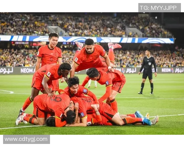 比赛临近结束时冲突升级两队队长各自领黄牌以平息局势